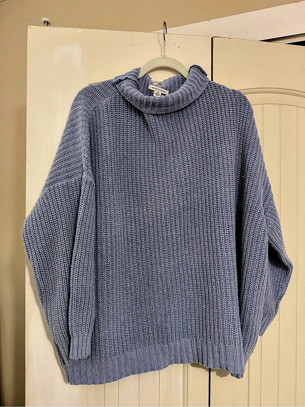 American Eagle Cowl Neck Sweater in Blue Size Medium Like New